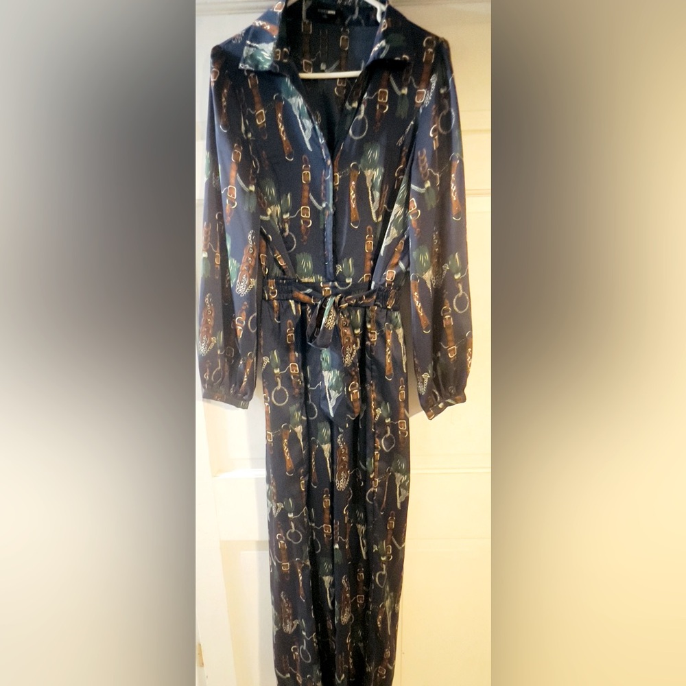 Pants jumpsuit.